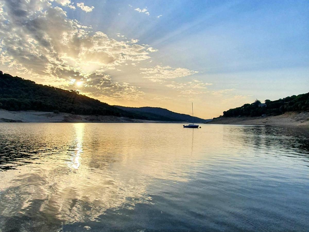Retiro Chic Frente Al Lago - A 1 Hora De Madrid, Pantano De San Juan San Martín de Valdeiglesias Esterno foto